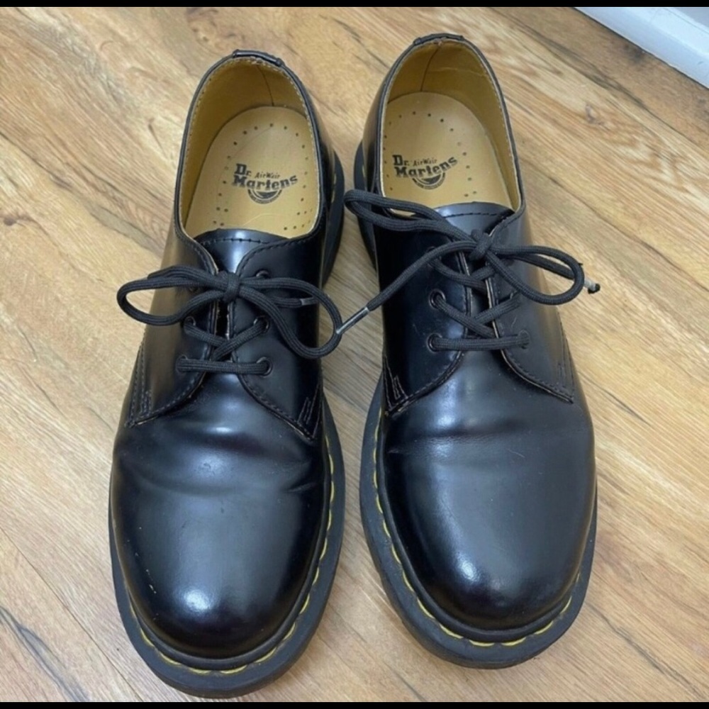 Dr Martens Air Wear Black Leather Lace Up Oxfords